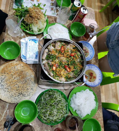 Không gian quán 3